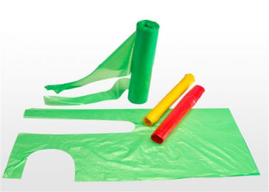 Celemek Plastik Sekali Pakai Lembut, Permukaan Timbul Apron Pakai Non Woven pemasok